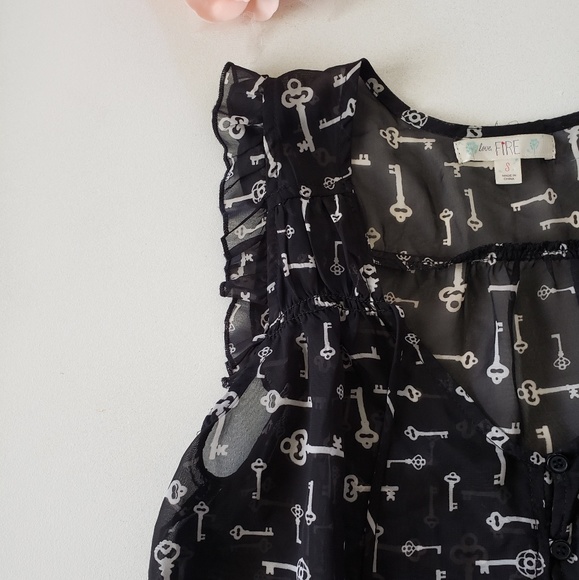 Key Blouse - Picture 3 of 4